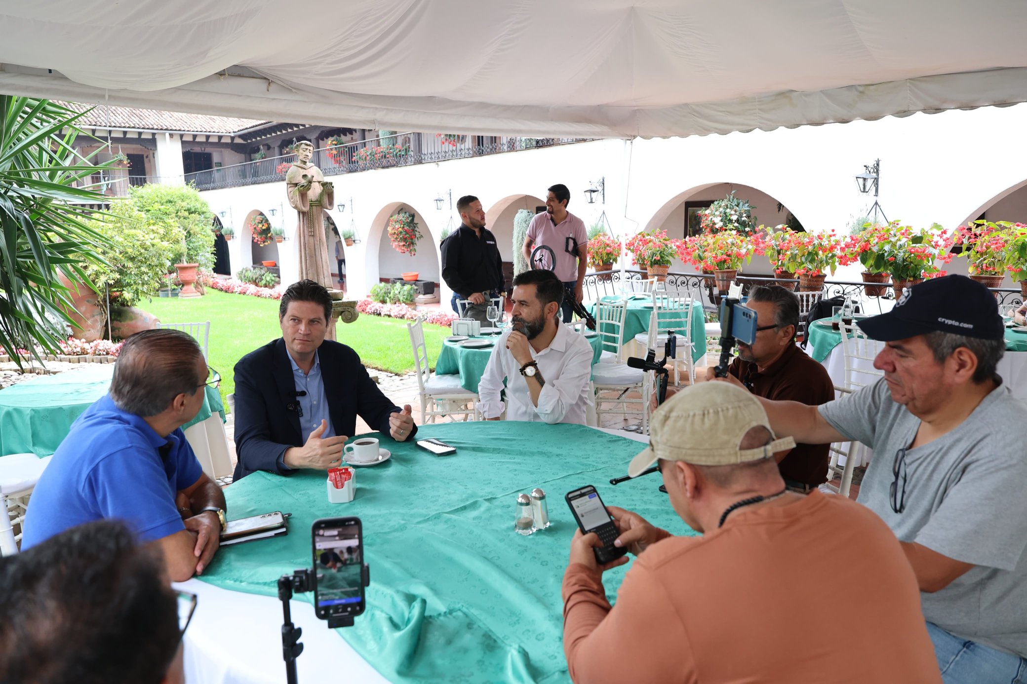 ⚠️ Comunicado ⚠️ Se reúne Alfonso Martínez con empresarios de Uruapan