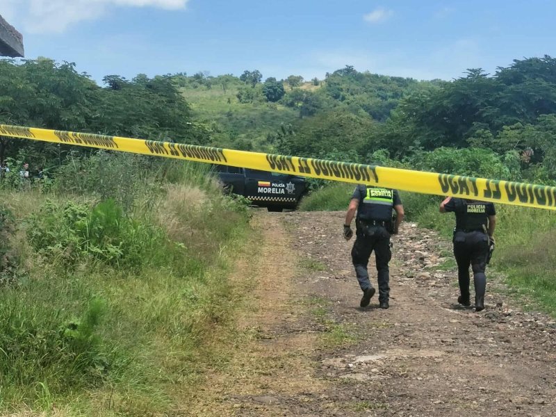 Hallan a sujeto muerto y con huellas de violencia en Los Llanos, Morelia 