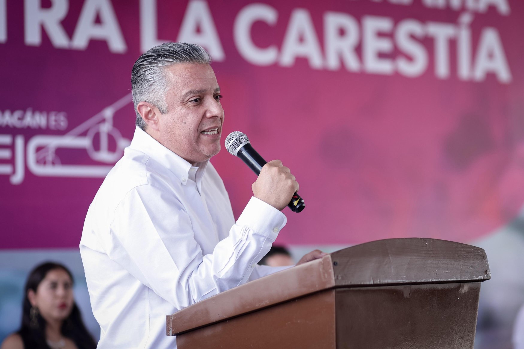 Respaldo a políticas y acciones que fomenten el dinamismo de la economía local: Luis Navarro