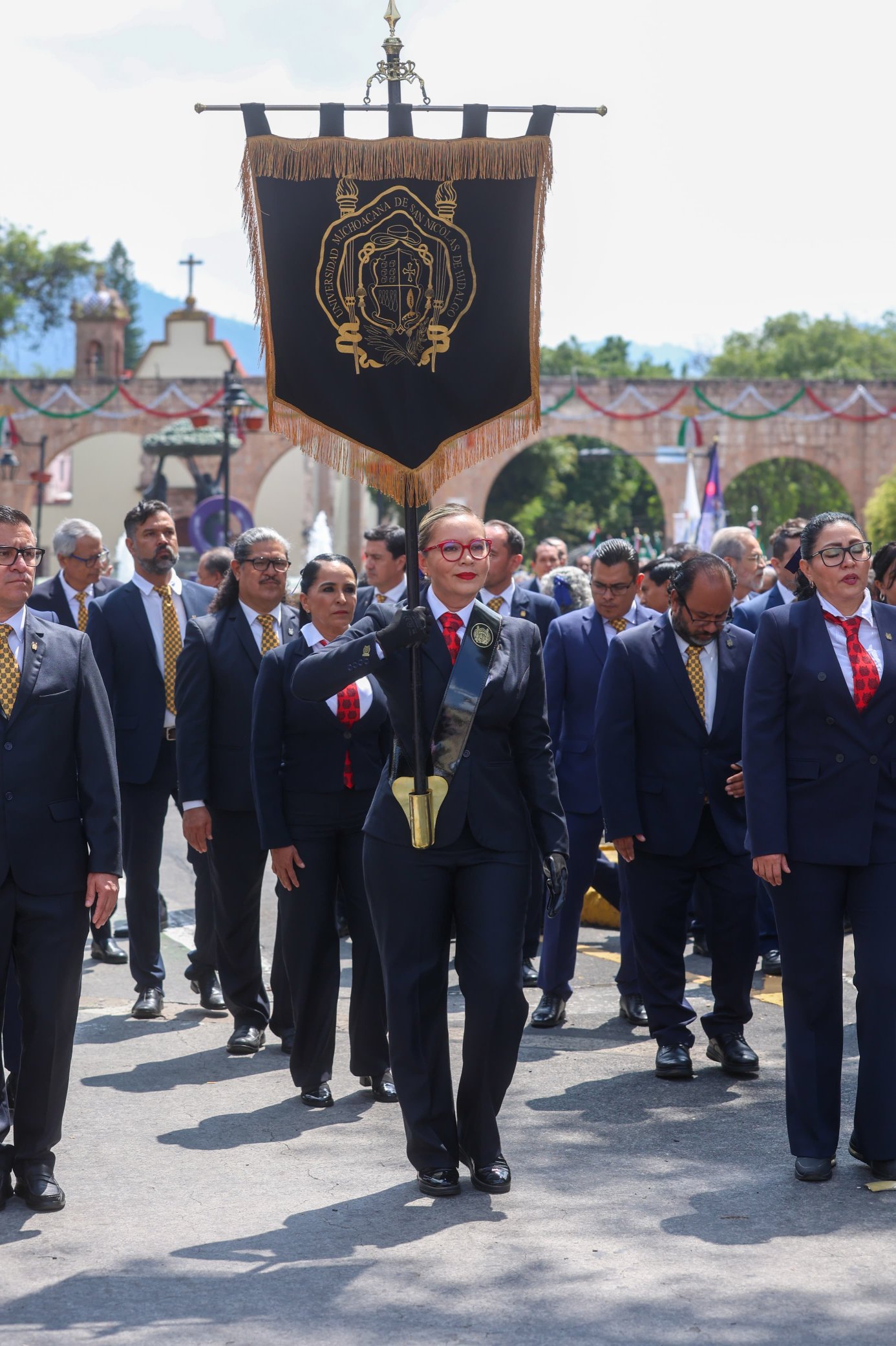 La fuerza de los nicolaitas se hizo presente en el desfile cívico con motivo del 215 aniversario del inicio de la Independencia de México  