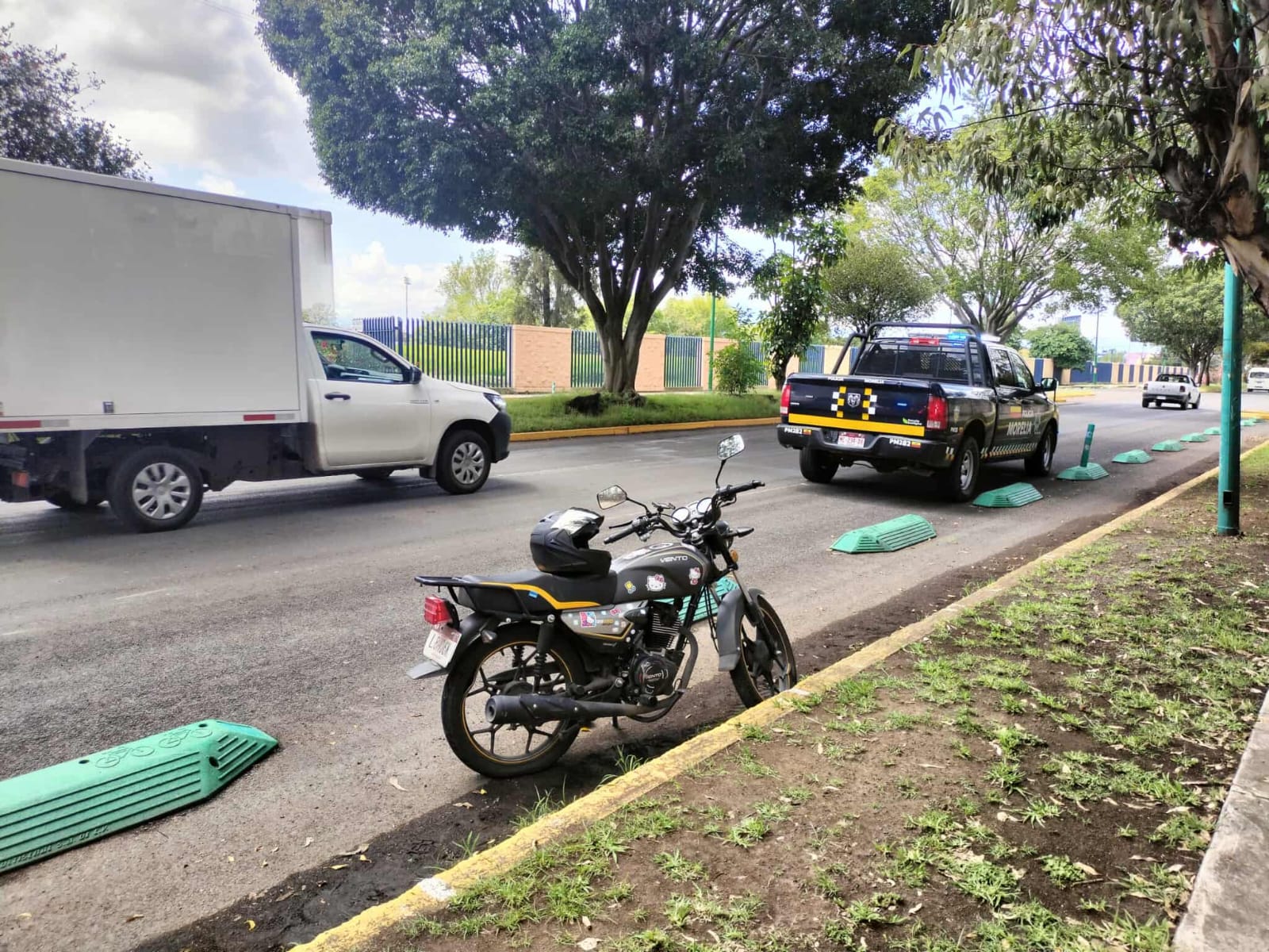 Se registra accidente de moto en la Av. Francisco J. Múgica de Morelia; hay 2 heridos