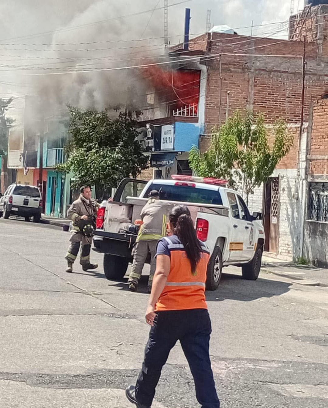 Arde casa habitación en la colonia Obrera de Morelia