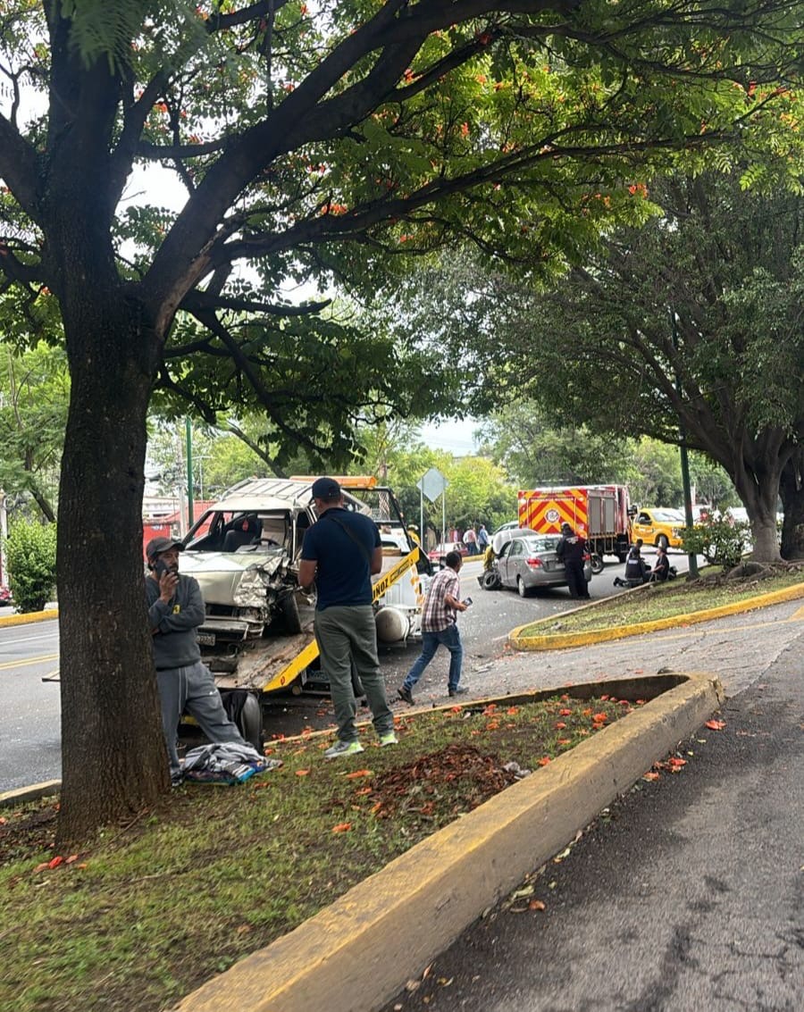 Se registra ch0que entre 2 autos en el Libramiento Sur de Morelia 