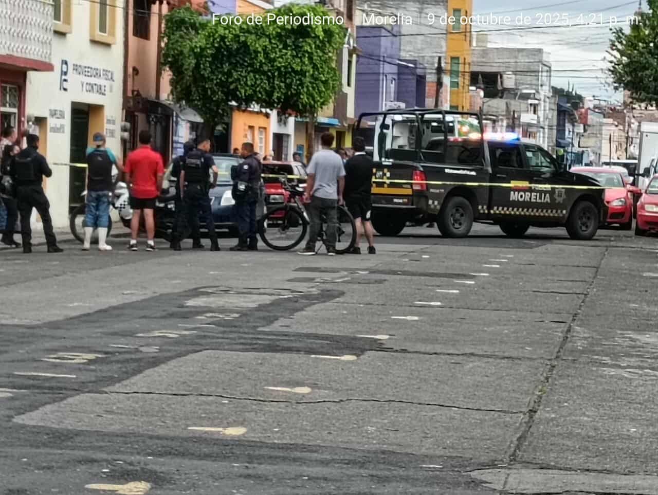 Bal3an a sujeto en negocio de maquinitas en la colonia Ventura Puente, Morelia; hay 1 det3nido