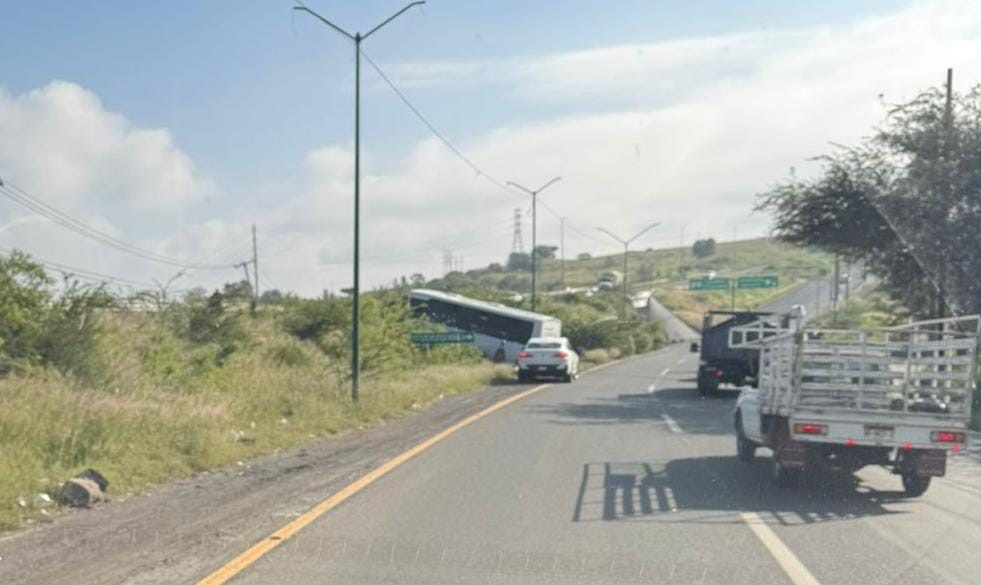 Dos accid3ntes vehiculares en Morelia dejan 3 h3ridos y daños materiales 