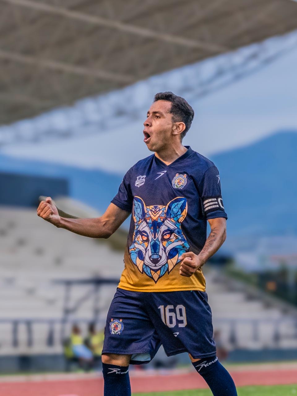 Cristian Castro 'El Tigre', jugador nicolaita, lidera la tabla de goleo del Grupo 11