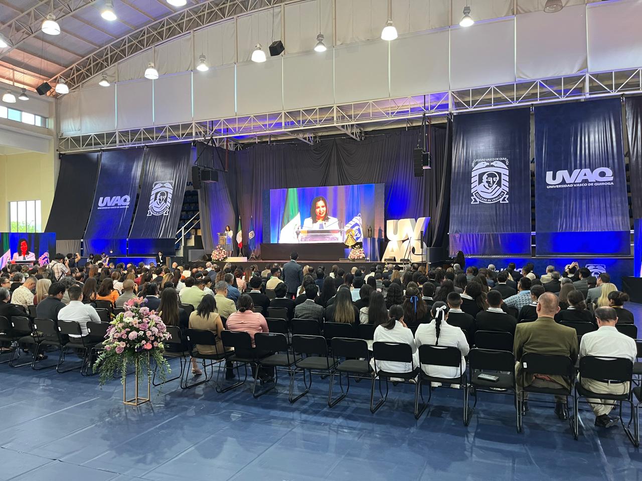 Redobla esfuerzos UVAQ por formar personas de bien