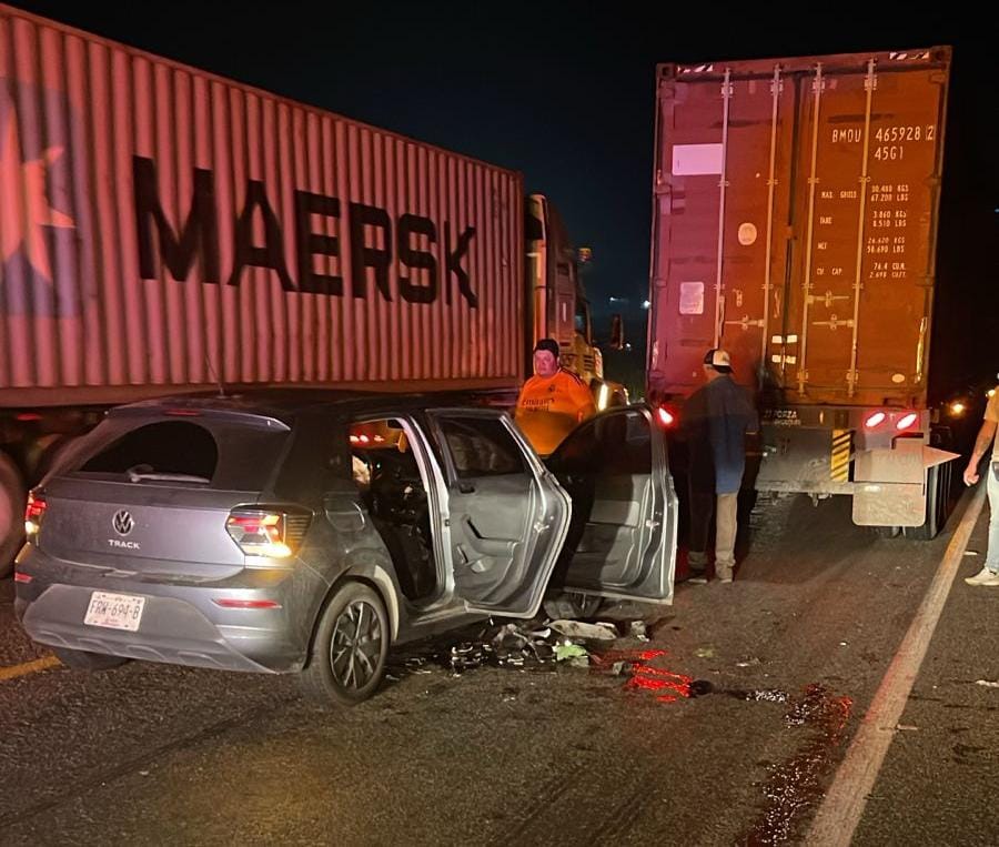 Choque múltiple por alcance deja dos heridos en la autopista Siglo XXI