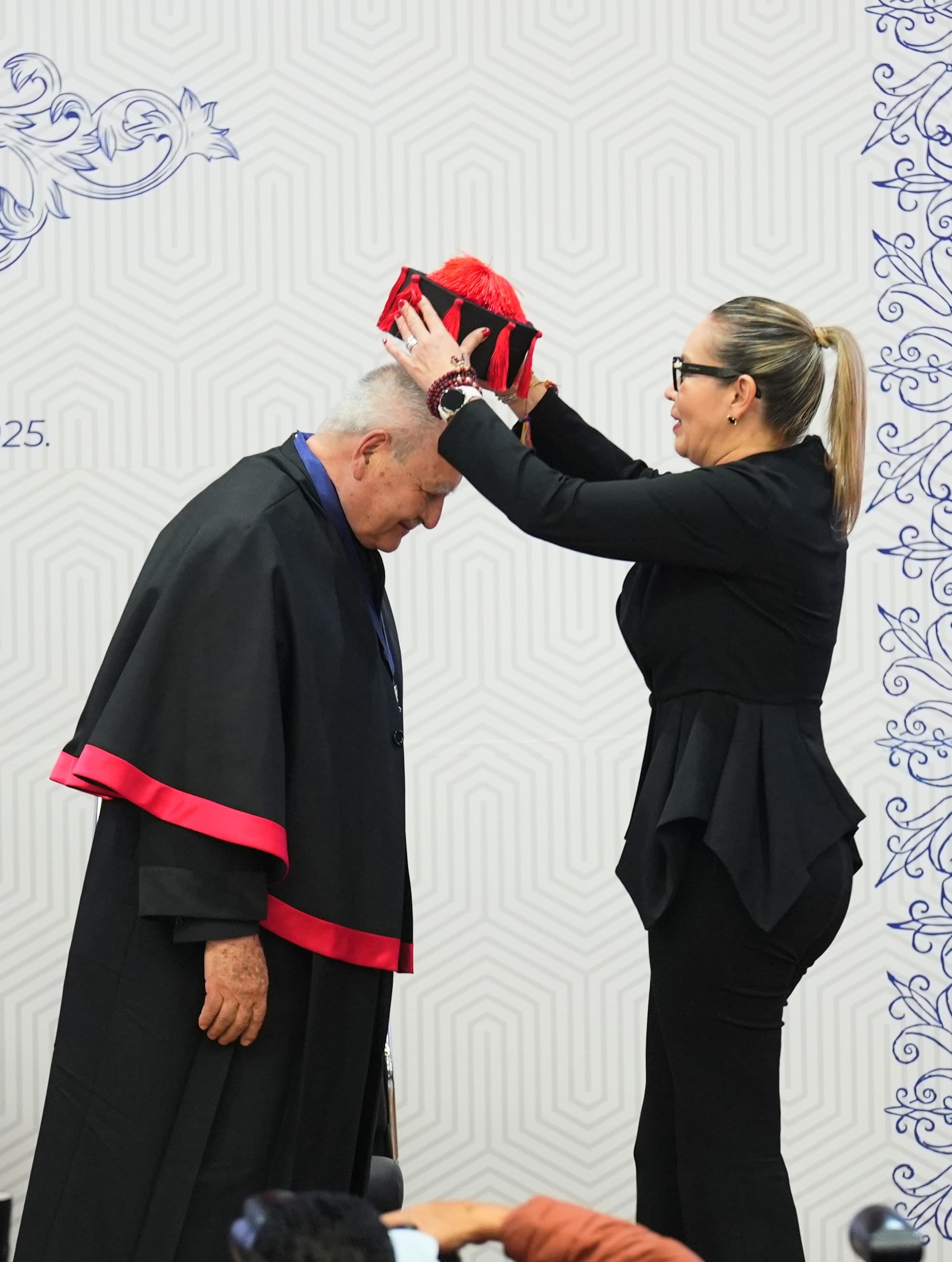 Universidad Michoacana reconoce trayectorias excepcionales, otorga el Grado Doctora y Doctor Honoris Causa 