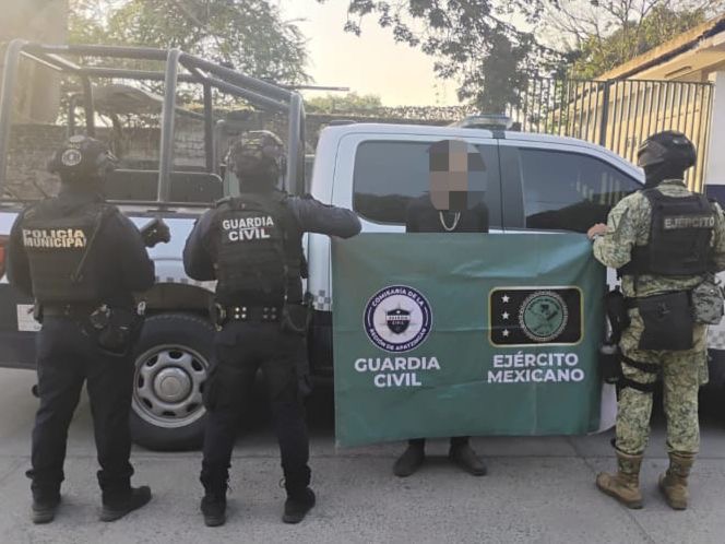 Asegurados dos hombres, un arma de fuego y droga en Apatzingán: SSP