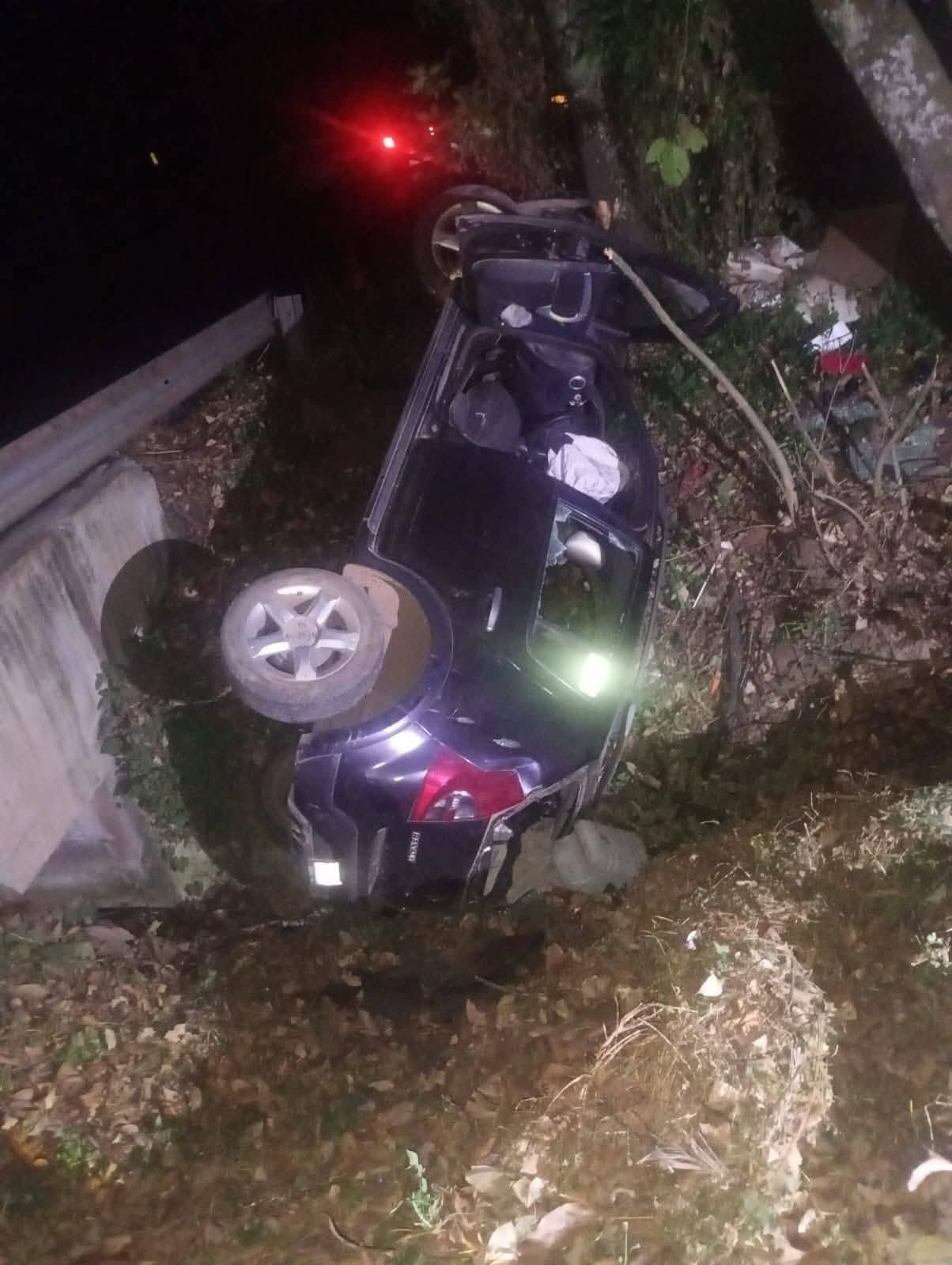 Se registra volc4dura automovilística en la Tacámbaro-Pátzcuaro; hay 1 h3rido 