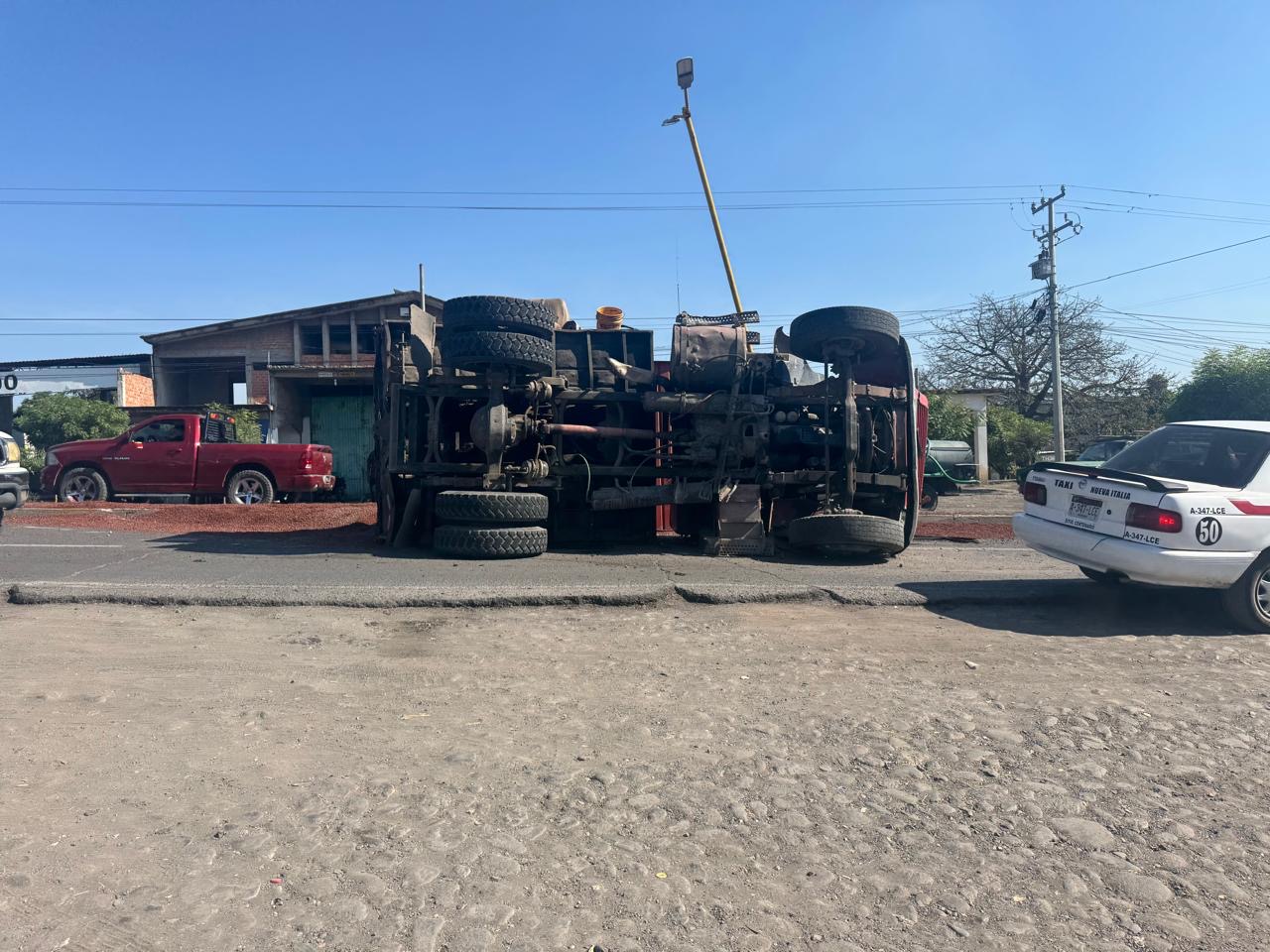 Vu3lca camión de carga en Nueva Italia