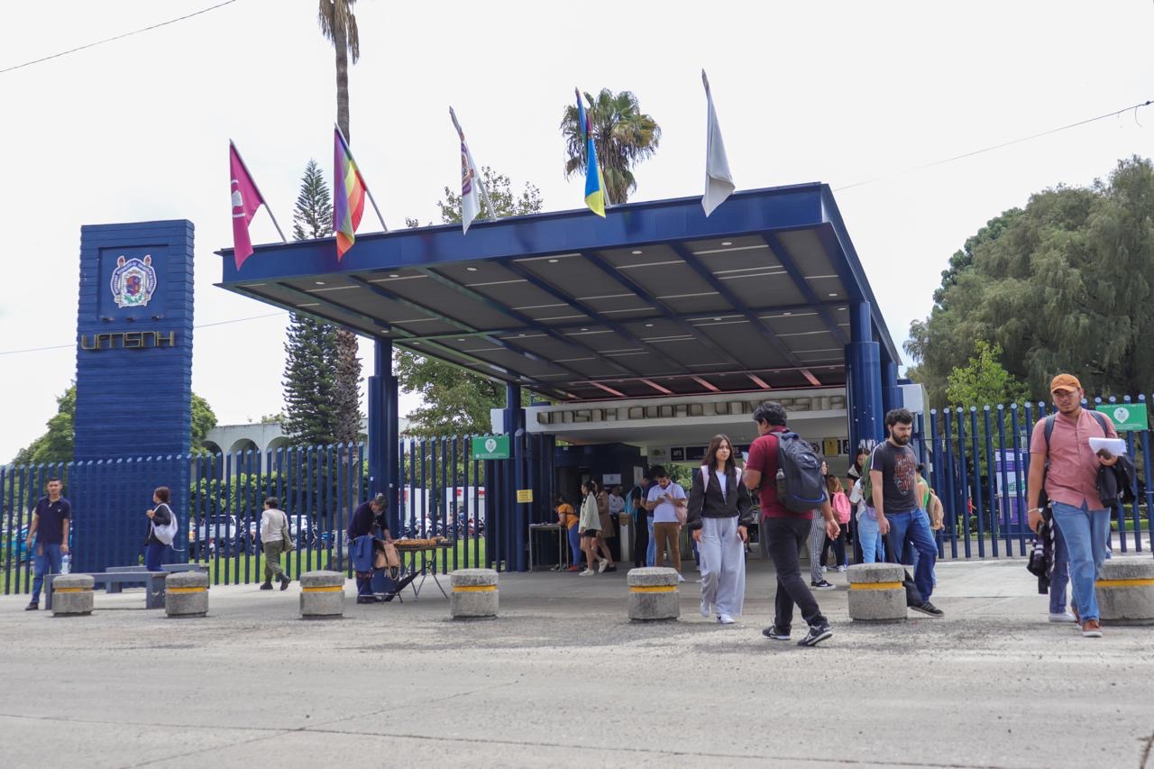 Hoy, nicolaitas recibirán el pago del 100 por ciento de aguinaldo; Yarabí Ávila cumple con los trabajadores 